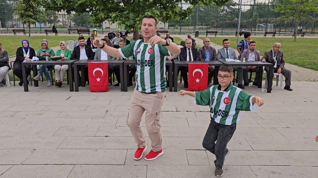 a32c5564-bae5-44e3-ab4b-4b12578126e4