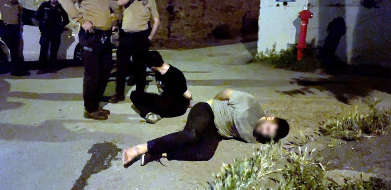 634 YILLIK HASTANENİN ÇATISINDAKİ KURŞUN LEVHALARI ÇALARKEN DÜŞEN HIRSIZIN İŞ KAZASI... OSMANLI DEVLETİ'NİN İLK HASTANESİNİ MERDİVEN DAYAYARAK SOYMAYA ÇALIŞTILAR TARİHİ MEKANIN KURŞUN LEVHALARINI ÇALARKEN, SUÇÜSTÜ YAKALANDI HIRSIZLIK ZANLISI BEKÇİYİ GÖRÜNCE METRELERCE YÜKSEKTEN AŞAĞI ATLADI