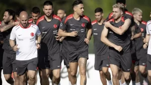 turkiye_italya_maci_hazirliklarini_surdurdu_1717363417_769